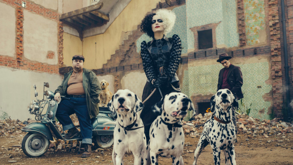 Figurino, Trilha Sonora e Roteiro de Cruella Valem o Cinema